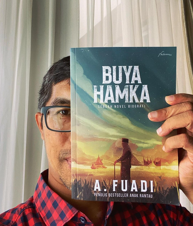 A Fuadi rilis novel Buya Hamka. Foto: Instagram/afuadi