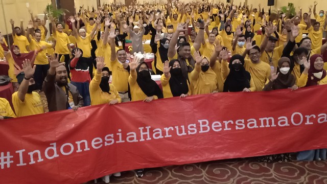 Ratusan pendukung Anies Baswedan dalam ‘Relawan Sobat Anies’ menggelar deklarasi dan mengusung Gubernur DKI ini sebagai Calon Presiden