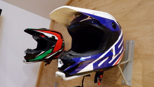 Helm di RSV Store Foto: Aditya Pratama Niagara/kumparan