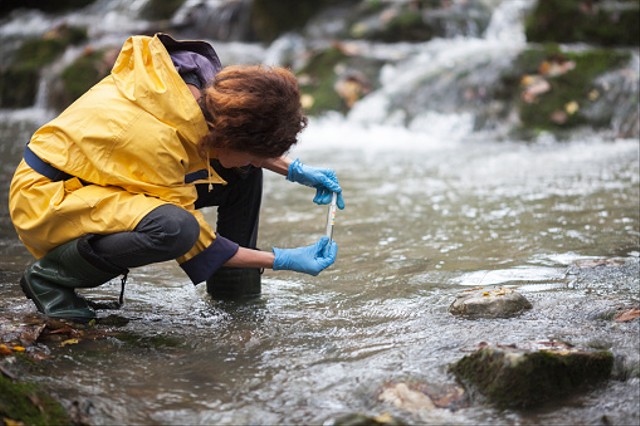 Ilustrasi air sungai merupakan salah satu jenis air tanah. Foto: Unsplash.com