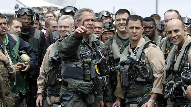Bush Yunior di Irak