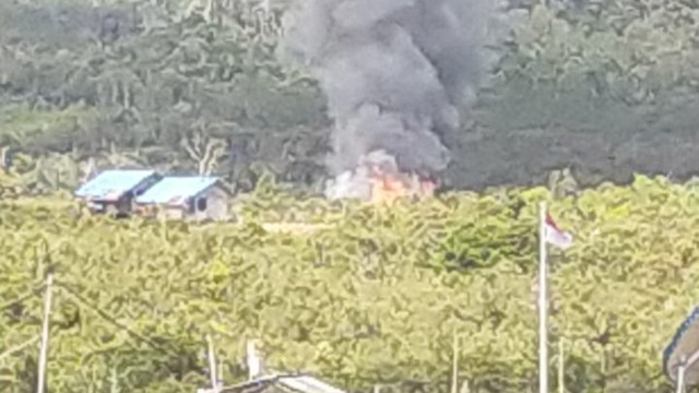 SMP Serambakon di Kabupaten Pegunungan Bintang yang dibakar KKB. (Dok Humas Polda Papua)