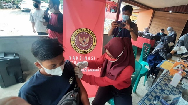 Badan Intelijen Negara Daerah (Binda) Jawa Tengah menyelenggarakan vaksinasi massal. Foto: BIN