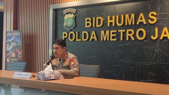 Kabid Humas Polda Metro Jaya, Kombes Pol Endra Zulpan menyampaikan kasus dugaan penistaan agama, Rabu (15/12). Foto: Jonathan Devin/kumparan