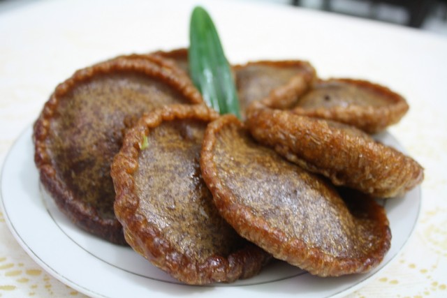 Kue Cucur, Kudapan Khas Betawi. Foto: Flickr