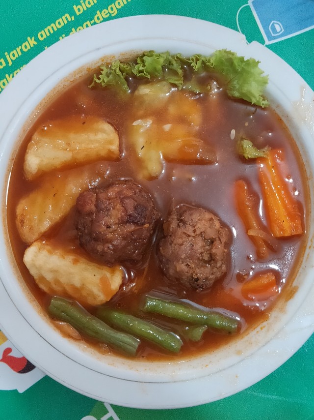 Selat Solo Daging Dobel di Restoran Vien's Surakarta (Sumber: dokumen pribadi)