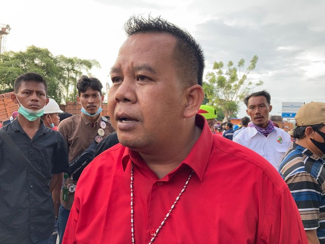BPJS Belum Dibayar, Ratusan Buruh di Pelabuhan Panjang Mogok Kerja (1)