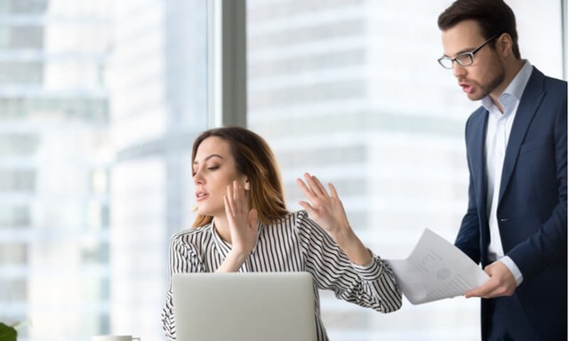 8 Tips Menegur Rekan Kerja yang Melakukan Kesalahan Saat WFH