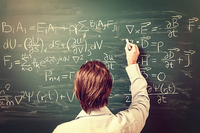 Ilustrasi perhitungan matematika. Foto: iStock