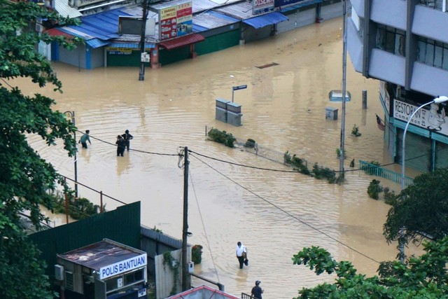 Sejumlah Negara Bagian Di Malaysia Dilanda Banjir Ribu Orang Mengungsi Kumparan Com