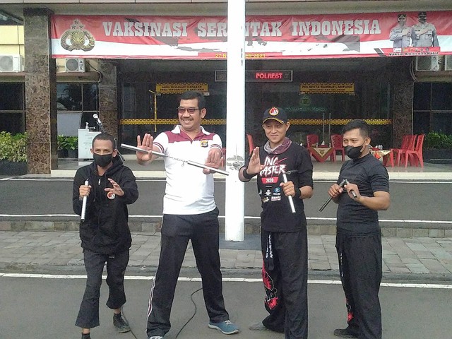 Indonesia Nunchaku Club Lampung Latihan Bareng Personel Polresta Bandar Lampung (1)