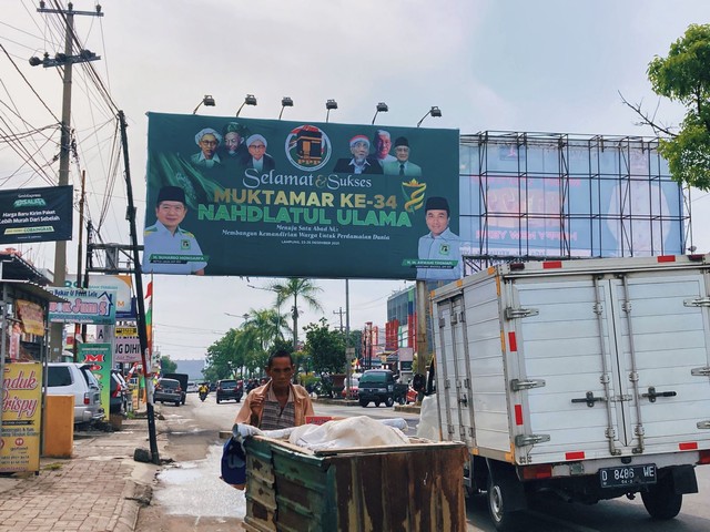 Jelang Muktamar, Bendera NU Berkibar di Sejumlah Jalan di Kota Bandar Lampung (2)