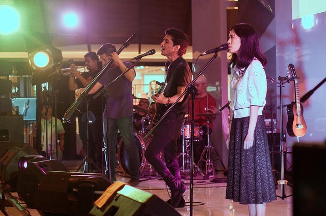 Grup band Payung Teduh. Foto : Instagram @payungteduhofficial
