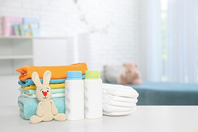 Ilustrasi bedak bayi sebagai rutinitas favorit setelah anak mandi. Foto: Shutterstock