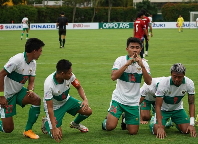 Pemain timnas Indonesia merayakan gol di piala AFF 2020. (foto: laman resmi AFF).
