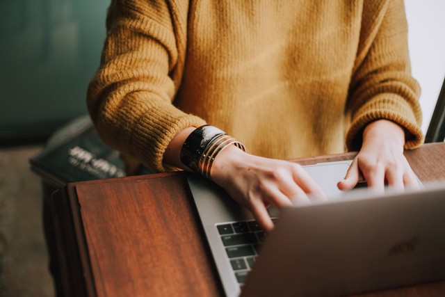 Ilustrasi Cara membuat kuesioner di Google Form. Foto: Unsplash.com