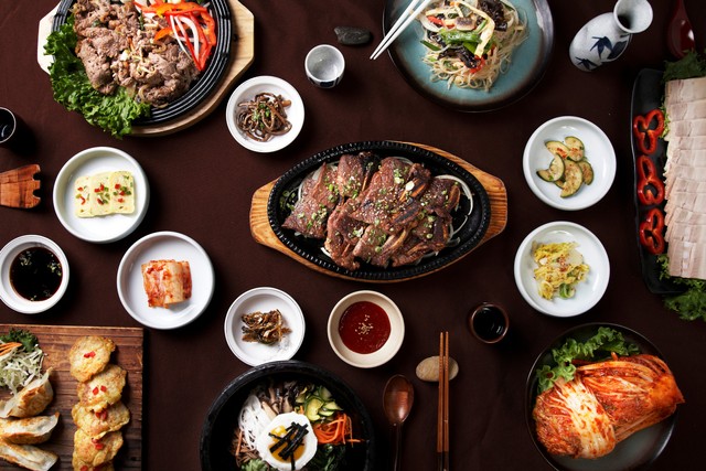 Ilustrasi hidangan lengkap Korea. Foto: Shutter Stock