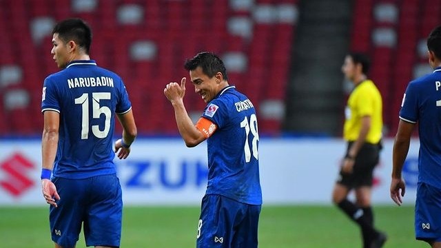 Pemain Thailand saat hadapi Vietnam pada semifinal Piala AFF Suzuki di Stadion Nasional Singapura, Kamis (23/12). Foto: Instagram/@changsuek