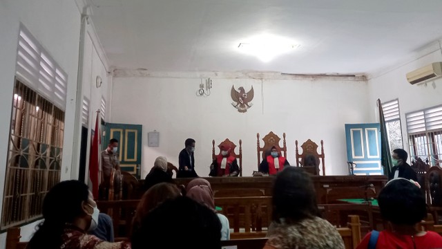 Suasana penundaan vonis sidang pendeta Benyamin Sitepu . Foto: Rahmat Utomo/kumparan