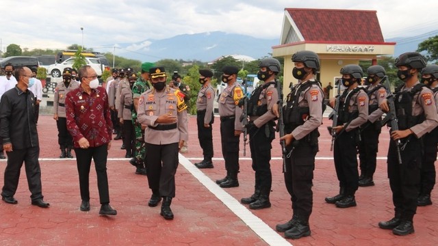 Polda Sulawesi Tengah hari ini, Kamis (23/12), melaksanakan gelar pasukan operasi Kepolisian dengan sandi Lilin Tinombala 2021. Foto: Humas Polda Sulteng