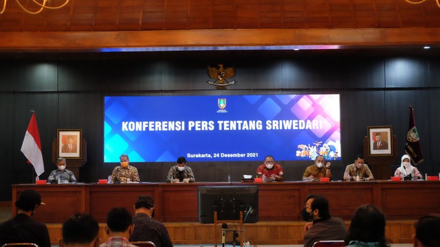 Konferensi pers tentang Sriwedari di Balai Kota Solo, Jumat (24/12/2021). FOTO: Tara Wahyu