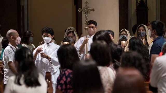 Foto Suasana Khidmat Misa Malam Natal Di Gereja Katedral Jakarta