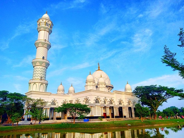 Resmikan Masjid Safinatul Ulum UIN Raden Intan Lampung, Ini Pesan Wakil Presiden (2)