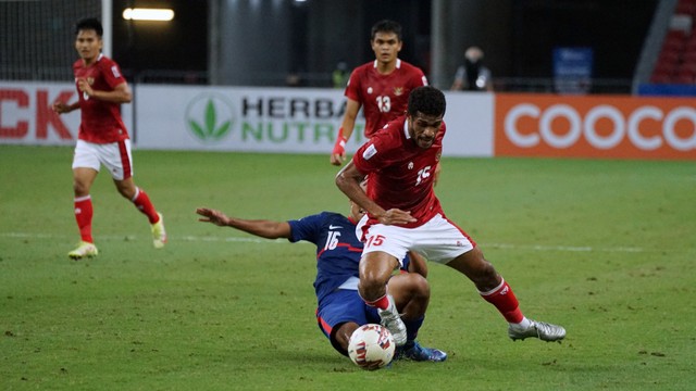 Timnas Indonesia menghadapi Singapura dalam leg kedua semifinal Piala AFF 2020 di National Stadium, Singapura, Sabtu (25/12). Foto: PSSI