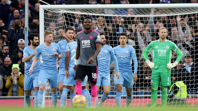 Pemain Manchester City Ilkay Gundogan merayakan gol ketiga mereka saat melawan Leicester City di Stadion Etihad, Manchester, Inggris. Foto: Peter Powell/Reuters