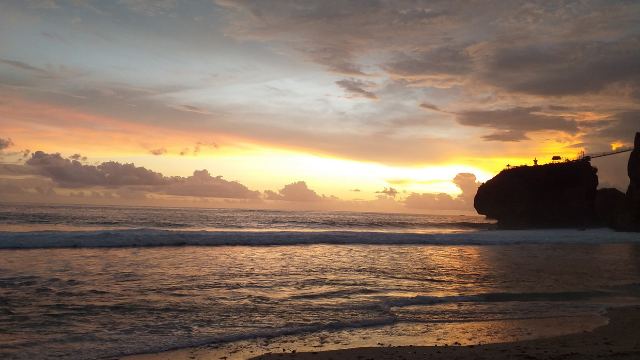 Menjelang Sunset di Pantai Siung. Foto: Latifatul Zahiroh