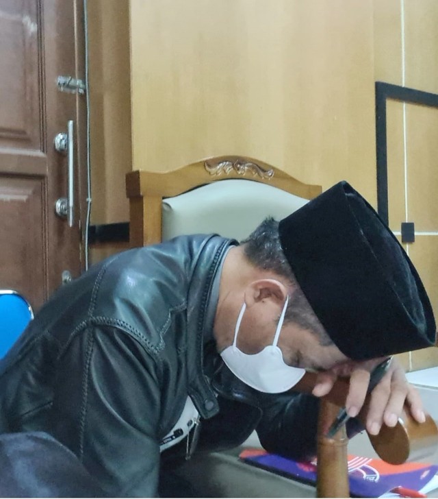 Momen Muhammad Kece pingsan saat jalani sidang di PN Ciamis. Foto: Dok. Istimewa