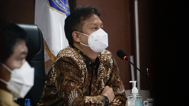 Menkes Budi Gunadi Sadikin menggelar rapat koordinasi dengan kepala daerah terkait kesiapan penanggulangan pandemi COVID-19 masa Nataru dan penanganan varian Omicron di Kantor Pusat Kemendagri, Jakarta Pusat.  Foto: Iqbal Firdaus/kumparan