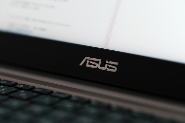 Ilustrasi cara restart laptop ASUS dengan keyboard. Foto: Unsplash
