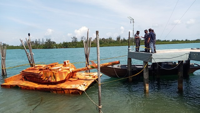 Temuan benda mirip tank di Perairan Bintan. Foto: Ismail/kepripedia.com