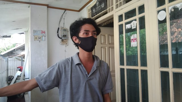 Berada di Atap Rumah Warga dan Buat Resah, Pria di Bandar Lampung Diamankan (1)