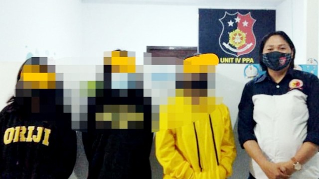 Tiga orang wanita pelaku kekerasan terhadap bayi di Kota Bitung, telah diamankan Unit PPA Satuan Reskrim Polres Bitung