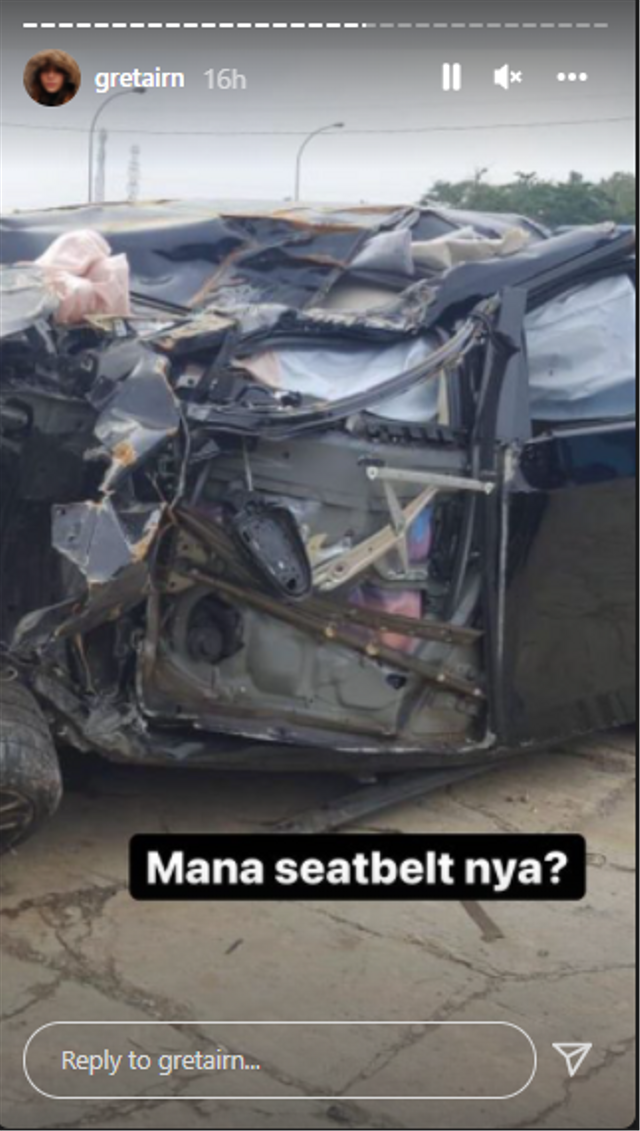 Foto mobil kecelakaan laura
