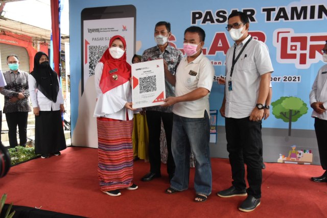 Launching penggunaan QRIS di pasar Tamin sebagai alat pembayaran digital,Rabu (29/12) | Foto : Ist