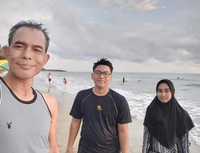 Catatan Akhir Tahun Pegiat Literasi, Bukan Apa-apa (140898)