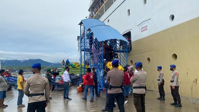 Personel Gabungan saat berjaga-jaga di Pelabuhan Pantoloan. Foto: Istimewa