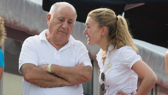 Marta Ortega dan ayahnya, Amancio Ortega, merupakan pemilik ZARA. Foto: Pascal Le Segretain/Getty Images