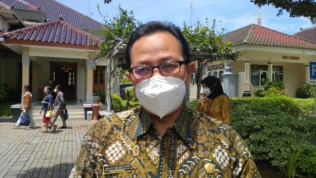 Jokowi Izinkan Lepas Masker, Pemkot Yogya Imbau Lansia-Komorbid Tetap Bermasker (210403)