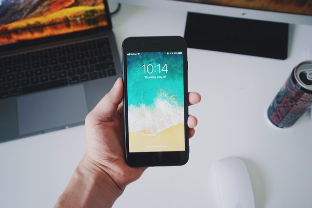 Cara cek kuota XL via SMS, sumber foto: (Nicolas Hirajeta) by Unsplash.com