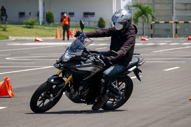 Uji coba Honda New CB150X di AHM Safety Riding & Training Center di Cikarang, Jawa Barat. Foto: Iqbal Firdaus/kumparan