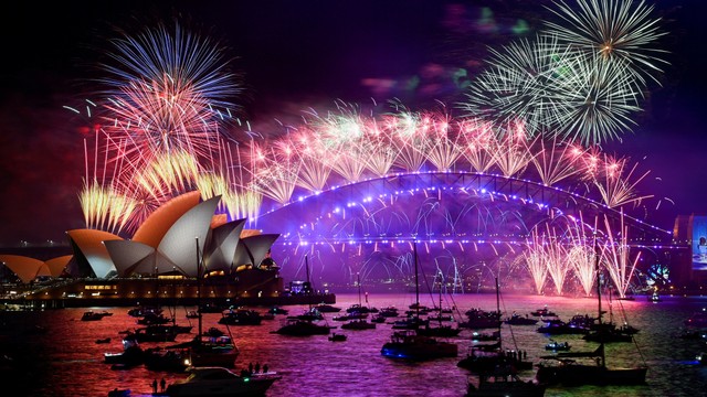 Foto: Pertunjukan Kembang Api Tahun Baru 2022 di Sydney, Australia (16955)