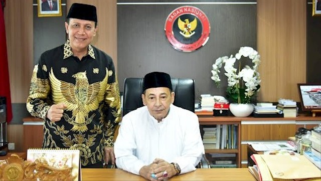 Kepala BNPT Komjen. Pol. Dr. Boy Rafli Amar, M.H., bersilaturahmi dengan Anggota Dewan Pertimbangan Presiden periode 2019-2024, Dr. Habib Muhammad Luthfi bin Yahya atau yang akrab disapa Habib Luthfi. Foto: BNPT