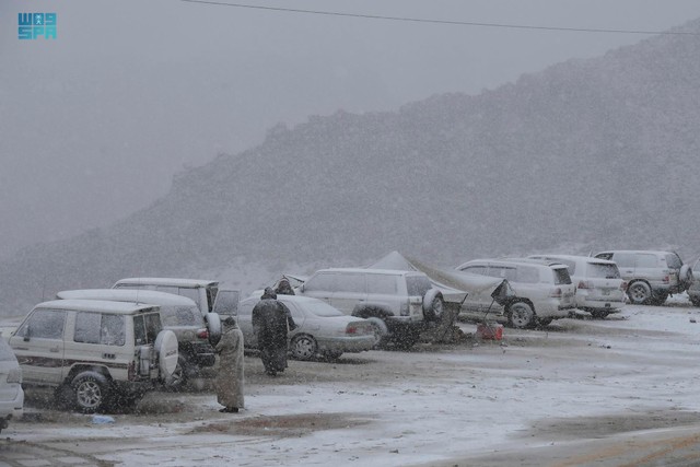 Pemandangan Menawan saat Salju Turun di Jabal Al-Lawz Arab Saudi (5)