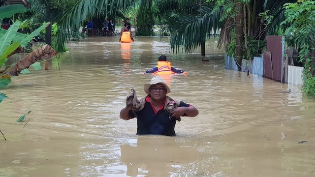 Banjir Melanda Aceh Tamiang, 4.308 Jiwa Terdampak (100240)