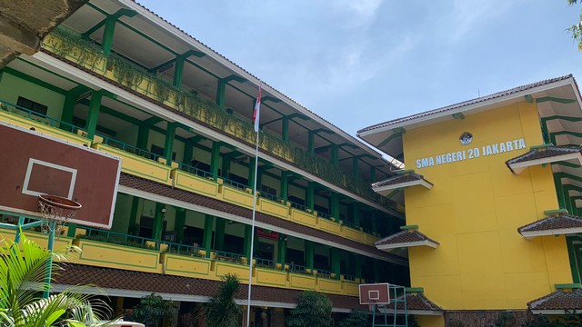 Suasana pelaksanaan Pembelajaran Tatap Muka (PTM) di SMAN 20, Jakarta Pusat Senin (3/1). Foto: Nugroho GN/kumparan