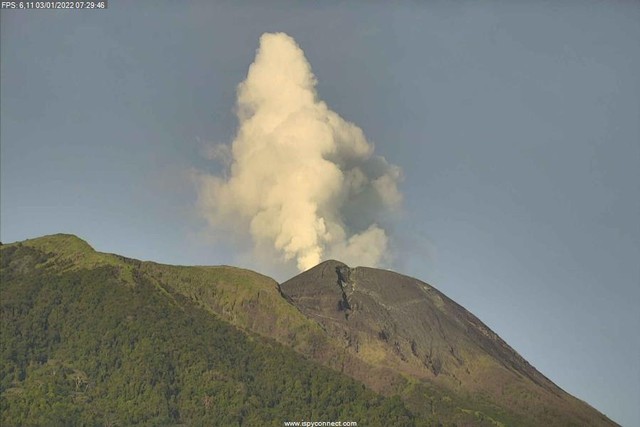 Gunung Gamalama Ternate, Maluku Utara. Foto: Istimewa